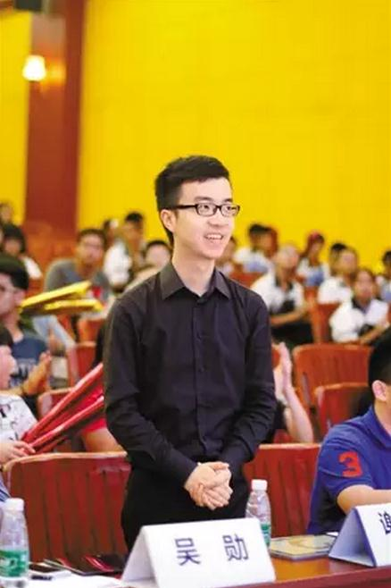 深圳深度视界创始人登上深圳商报新媒体头版:原文配图 2